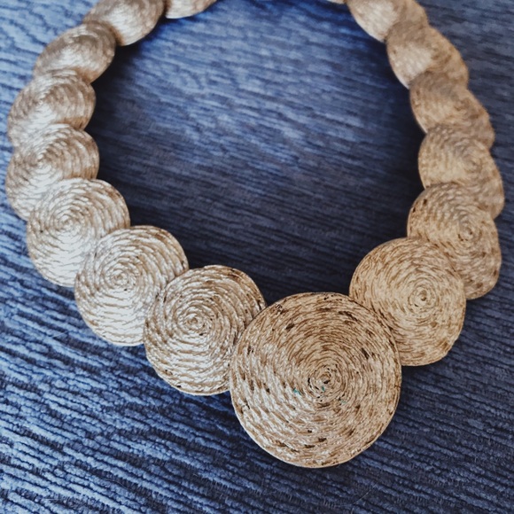 Vintage Matte Gold Cleopatra Necklace - Picture 6 of 8